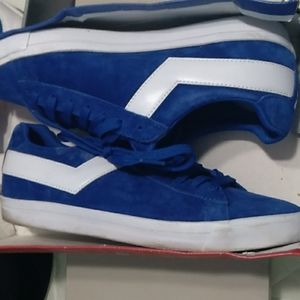 Mens size 9 Suede Blue Ponies